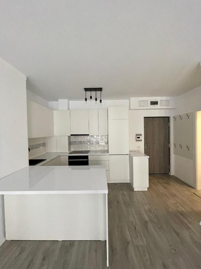 Cozy 1 Bedroom Apartment Oradea Eksteriør bilde